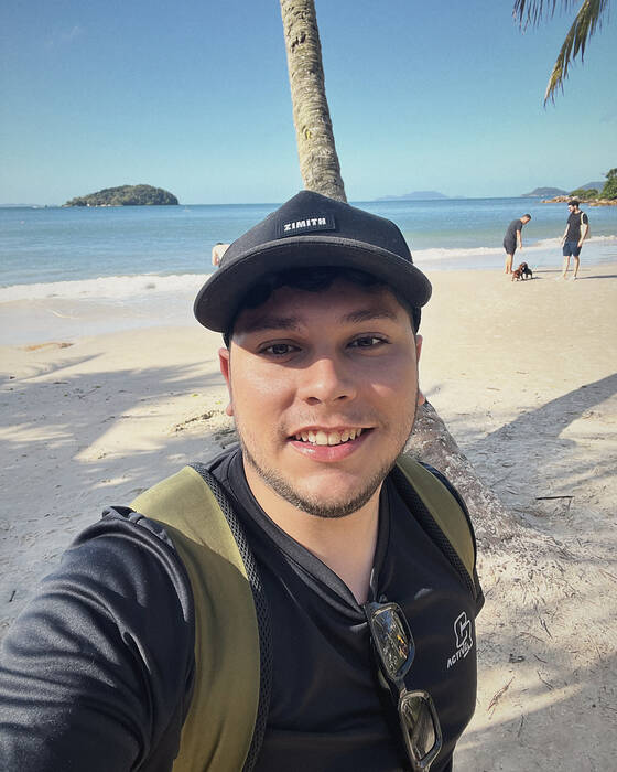 Foto de Tomi (Tomás López), creador de Vibe Code